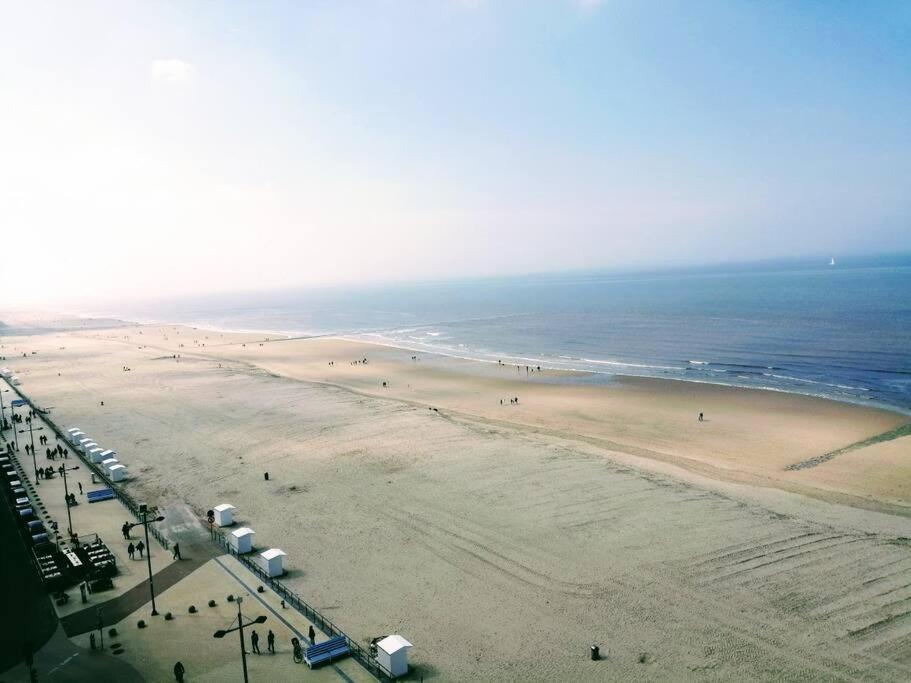 Lovely N° 9 Op Ieder Moment Een Prachtig Zeezicht & Zwembad Middelkerke Exterior photo