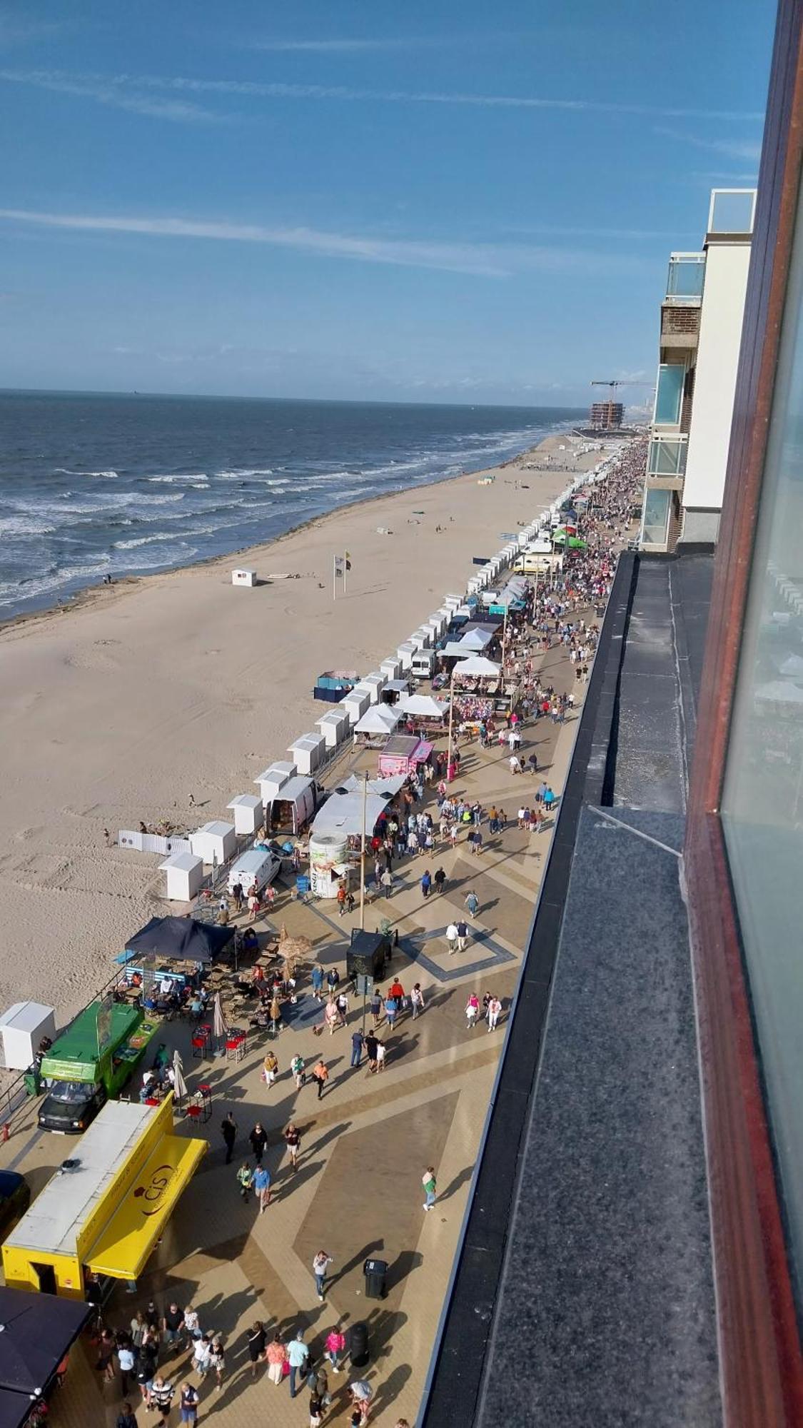 Lovely N° 9 Op Ieder Moment Een Prachtig Zeezicht & Zwembad Middelkerke Exterior photo